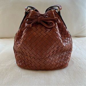 🤍 euc | bottega veneta | vintage intrecciato bucket bag